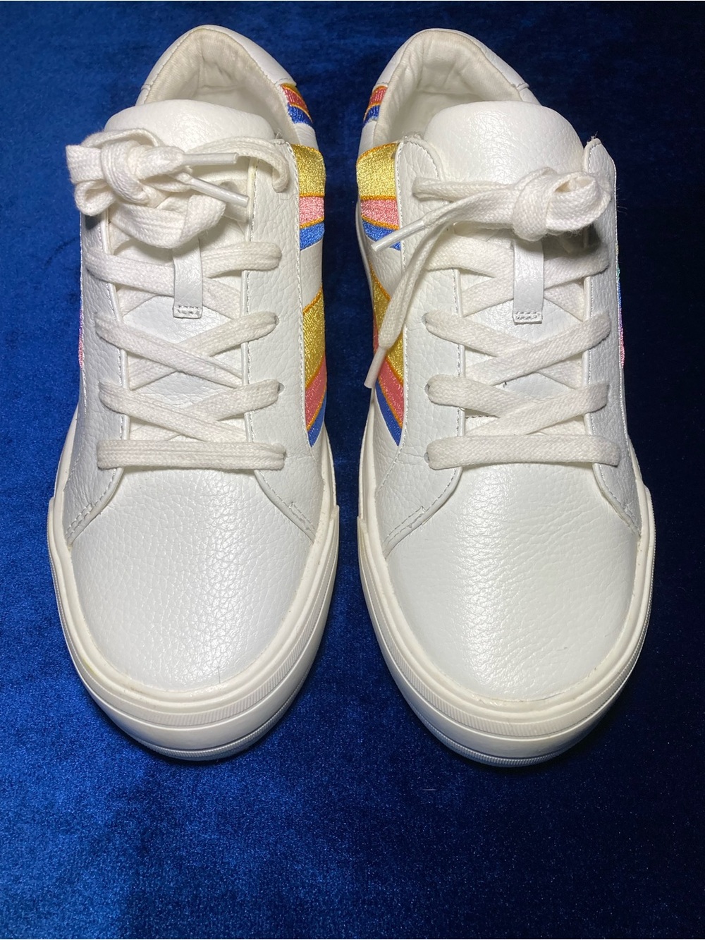 Gianni Bini Womens 7 Day Dreamin White Leather Sunburst Rainbow Sneakers Pride 3
